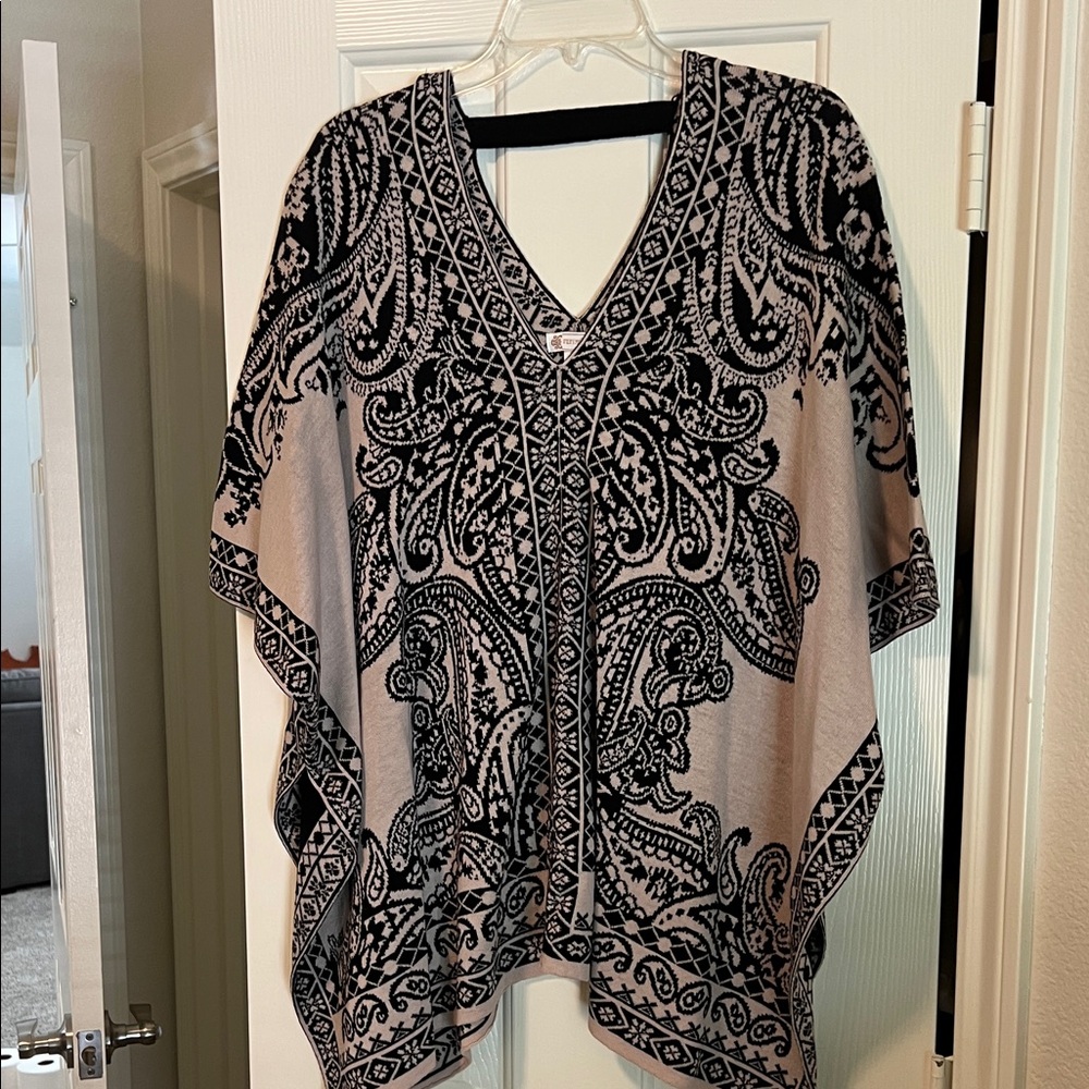 Flying Tomato Black and Cream Patterned Top